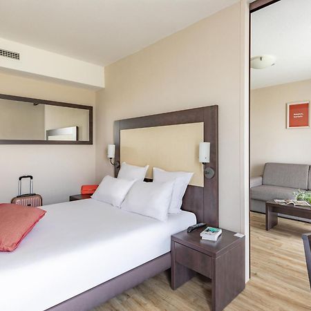 อัปปาร์ตซิตี้ กงฟอร์ นองต์ เวสต์ แซ็งแตร์แบ็ง Aparthotel ภายนอก รูปภาพ