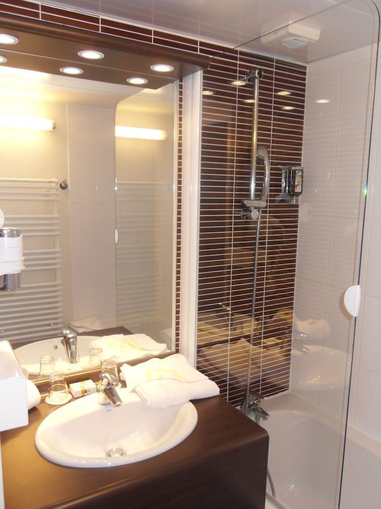 อัปปาร์ตซิตี้ กงฟอร์ นองต์ เวสต์ แซ็งแตร์แบ็ง Aparthotel ภายนอก รูปภาพ