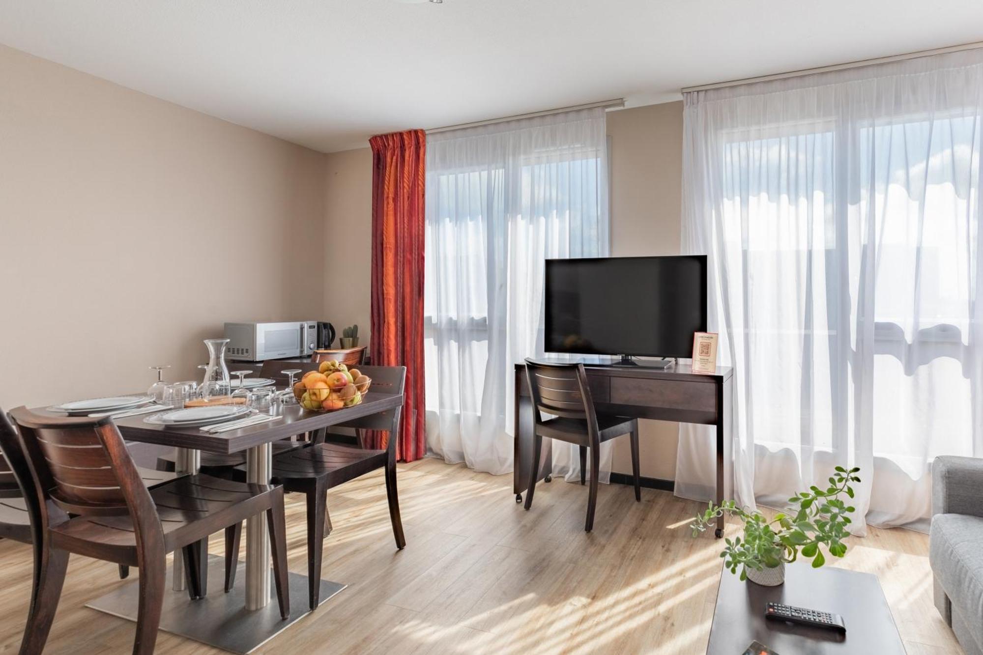 อัปปาร์ตซิตี้ กงฟอร์ นองต์ เวสต์ แซ็งแตร์แบ็ง Aparthotel ภายนอก รูปภาพ