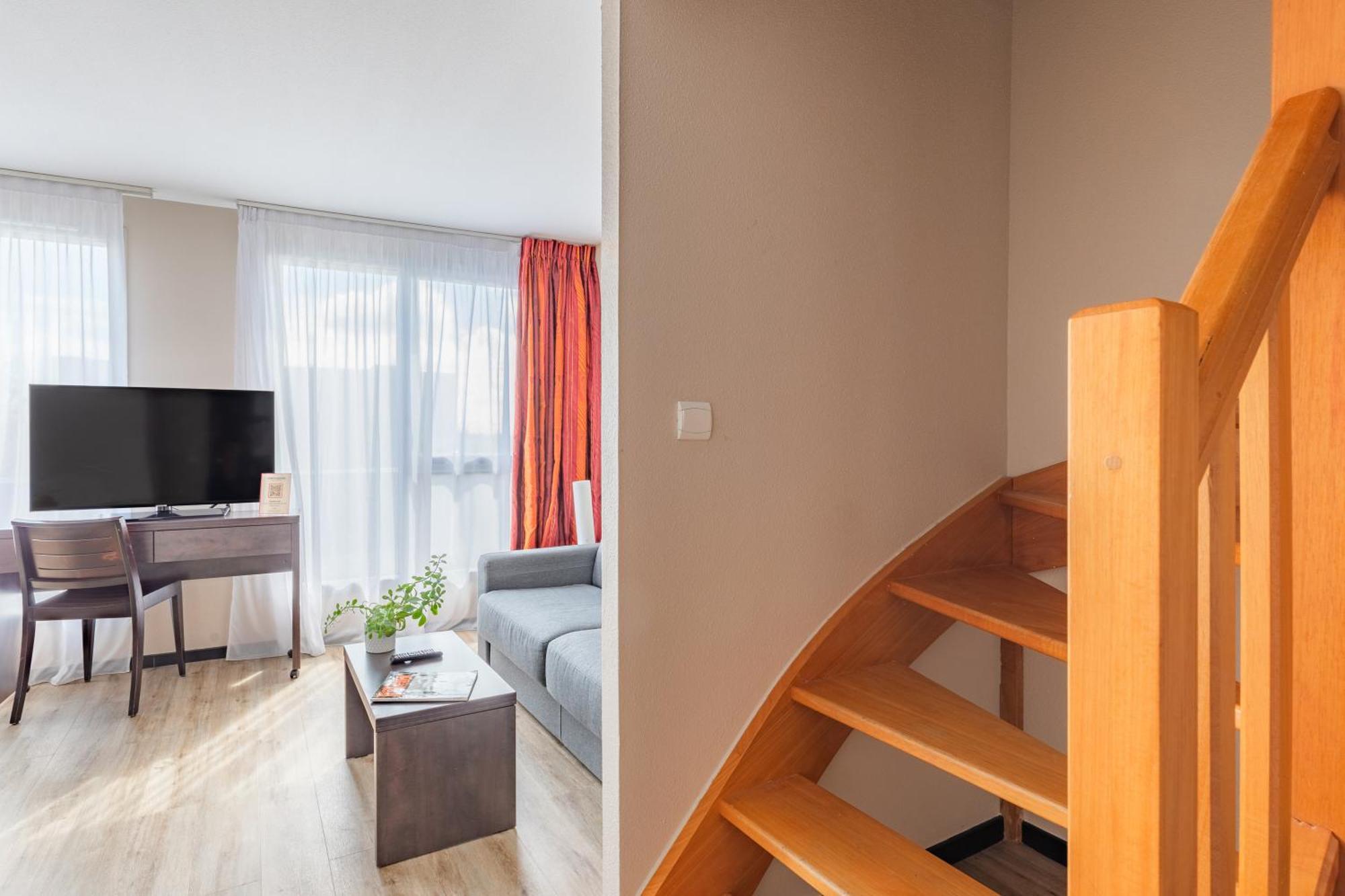 อัปปาร์ตซิตี้ กงฟอร์ นองต์ เวสต์ แซ็งแตร์แบ็ง Aparthotel ภายนอก รูปภาพ