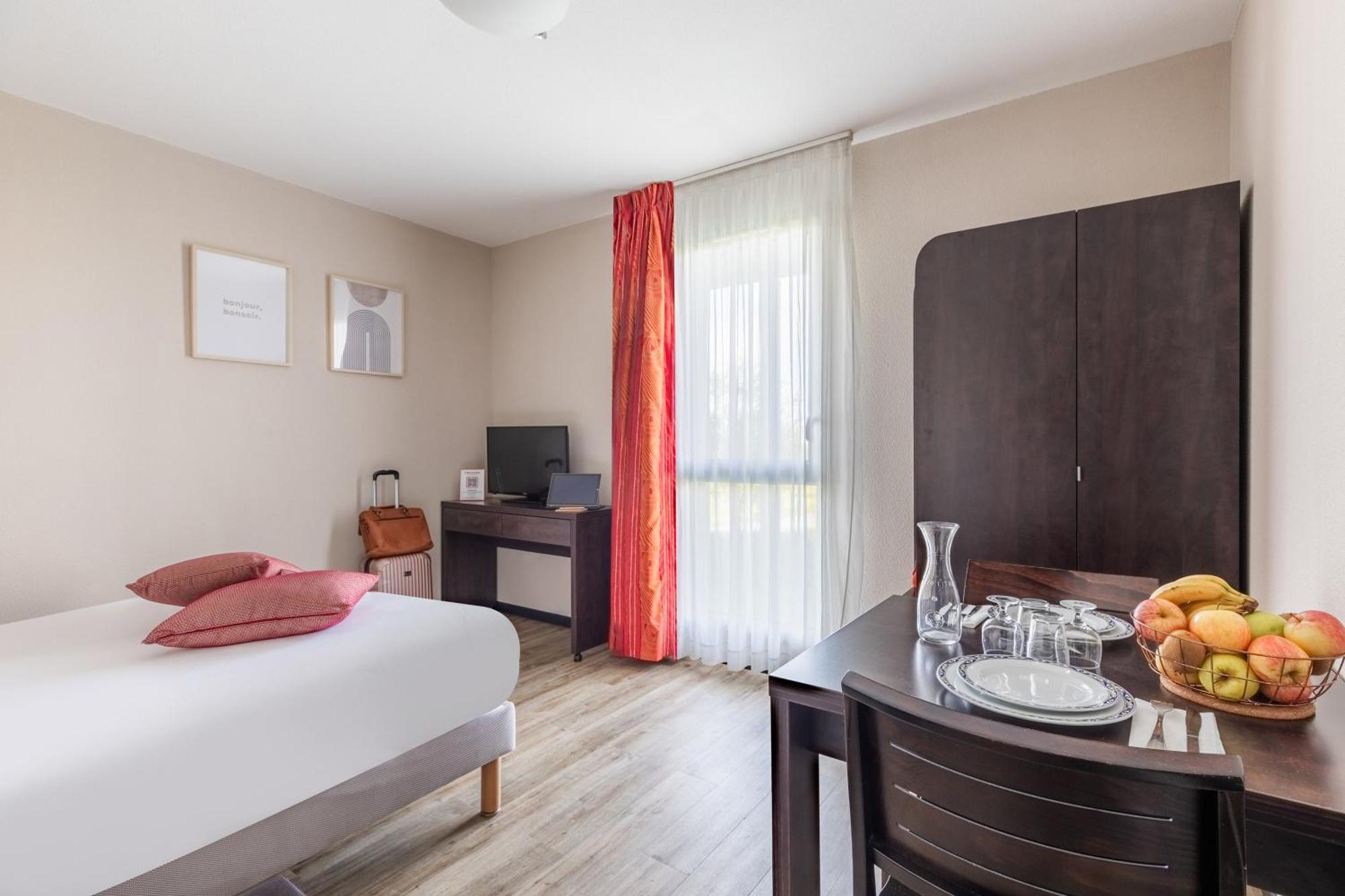 อัปปาร์ตซิตี้ กงฟอร์ นองต์ เวสต์ แซ็งแตร์แบ็ง Aparthotel ภายนอก รูปภาพ