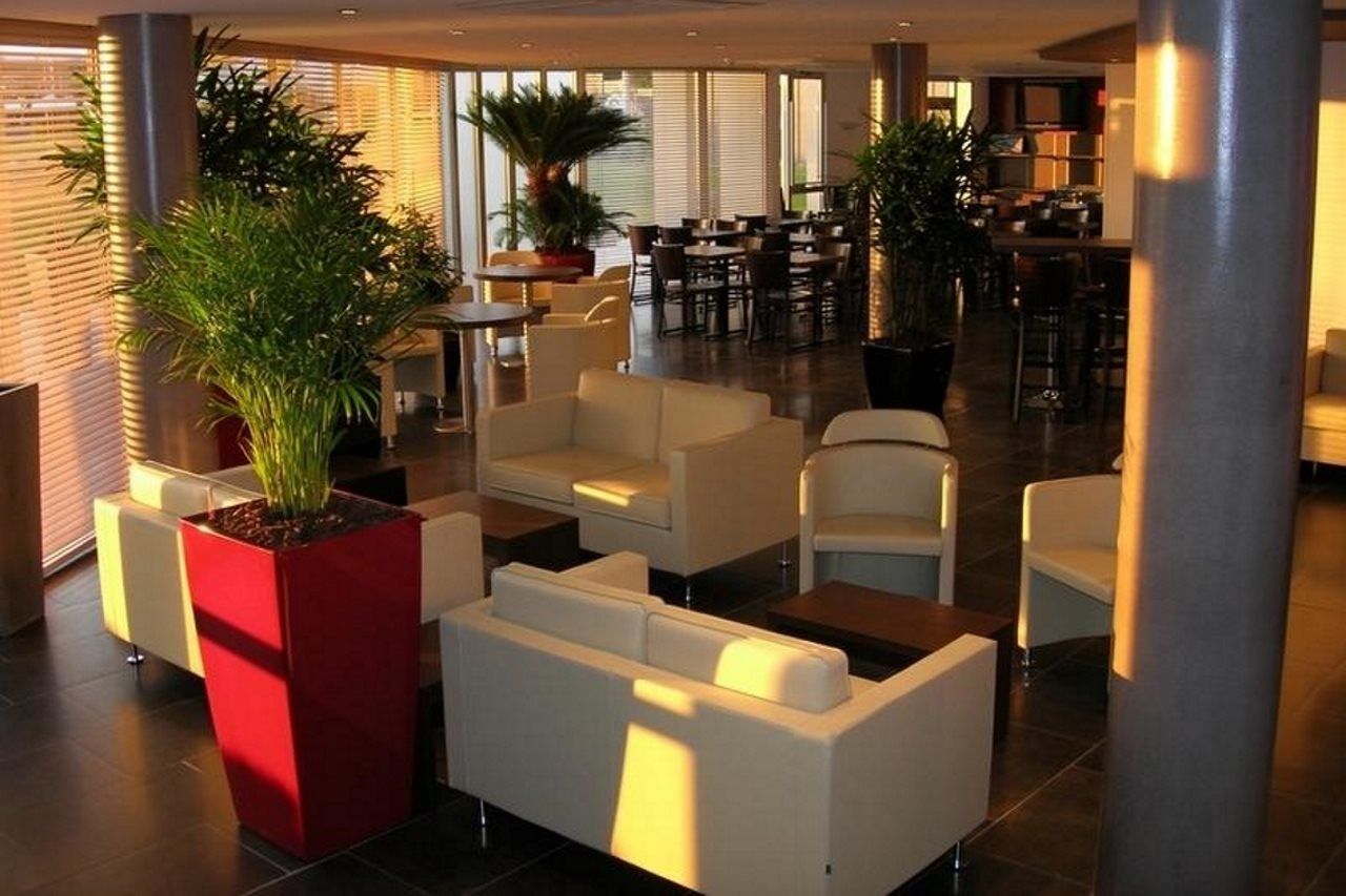 อัปปาร์ตซิตี้ กงฟอร์ นองต์ เวสต์ แซ็งแตร์แบ็ง Aparthotel ภายนอก รูปภาพ